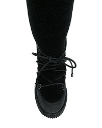 schwarze Ugg Stiefel von Moncler