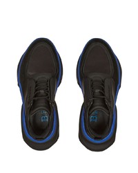 schwarze und blaue Sportschuhe von Balmain