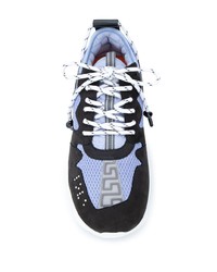 schwarze und blaue Sportschuhe von Versace