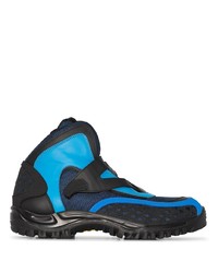 schwarze und blaue Sportschuhe von Kiko Kostadinov