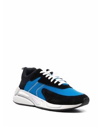 schwarze und blaue Sportschuhe von Diesel