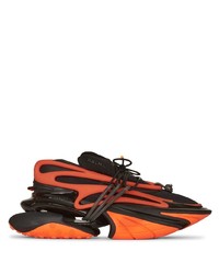 schwarze und orange Sportschuhe von Balmain