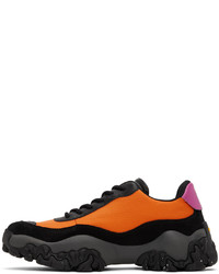 schwarze und orange Sportschuhe von McQ