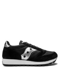 schwarze und silberne Sportschuhe von Saucony