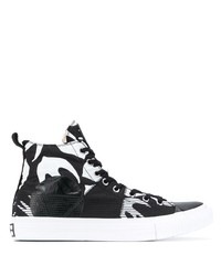 schwarze und weiße bedruckte hohe Sneakers aus Segeltuch von McQ Swallow