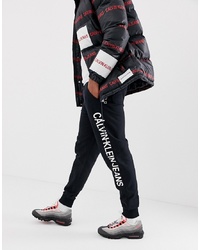 schwarze und weiße bedruckte Jogginghose von Calvin Klein Jeans