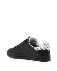 schwarze und weiße bedruckte Leder niedrige Sneakers von VERSACE JEANS COUTURE