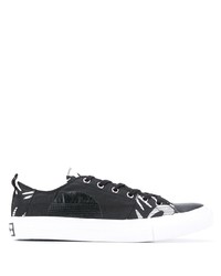 schwarze und weiße bedruckte Segeltuch niedrige Sneakers von McQ Swallow