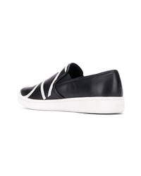 schwarze und weiße bedruckte Slip-On Sneakers aus Leder von Calvin Klein 205W39nyc