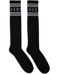 schwarze und weiße bedruckte Socken von Versace