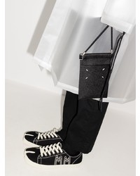 schwarze und weiße bestickte Segeltuch niedrige Sneakers von Maison Margiela