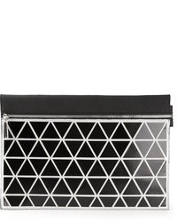 schwarze und weiße Clutch mit geometrischem Muster von Victoria Beckham