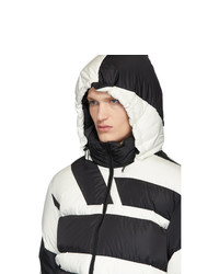 schwarze und weiße Daunenjacke von Moncler Genius