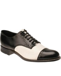 schwarze und weiße Derby Schuhe