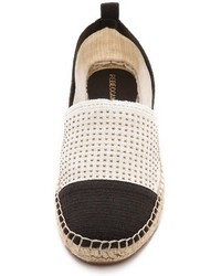 schwarze und weiße Espadrilles von Rebecca Minkoff