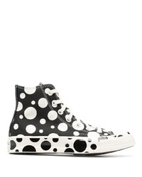 schwarze und weiße gepunktete hohe Sneakers aus Segeltuch von Converse