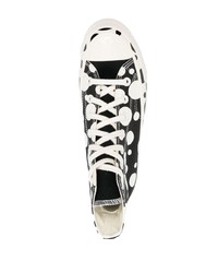 schwarze und weiße gepunktete hohe Sneakers aus Segeltuch von Converse