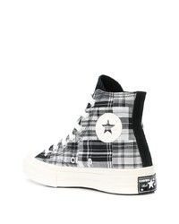 schwarze und weiße hohe Sneakers aus Segeltuch mit Karomuster von Converse