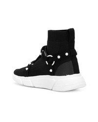 schwarze und weiße hohe Sneakers aus Segeltuch von Kendall & Kylie