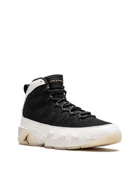 schwarze und weiße hohe Sneakers aus Wildleder von Jordan