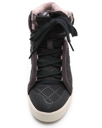 schwarze und weiße hohe Sneakers aus Wildleder von adidas by Stella McCartney