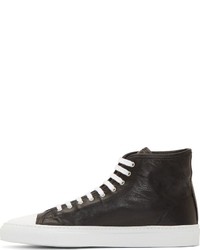 schwarze und weiße hohe Sneakers von Common Projects