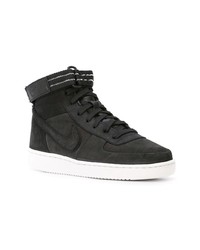schwarze und weiße hohe Sneakers von Nike