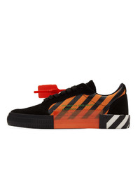 schwarze und weiße horizontal gestreifte Wildleder niedrige Sneakers von Off-White