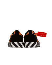 schwarze und weiße horizontal gestreifte Wildleder niedrige Sneakers von Off-White