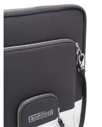 schwarze und weiße Leder Clutch Handtasche von Eastpak