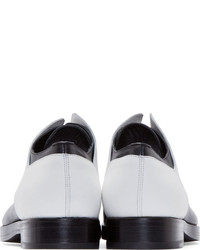schwarze und weiße Leder Derby Schuhe von Pierre Hardy
