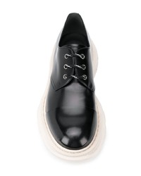 schwarze und weiße Leder Derby Schuhe von Alexander McQueen