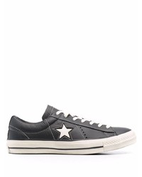 schwarze und weiße Leder niedrige Sneakers mit Sternenmuster von Converse
