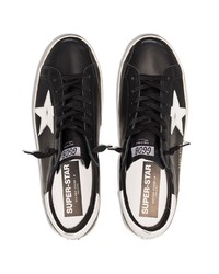 schwarze und weiße Leder niedrige Sneakers mit Sternenmuster von Golden Goose