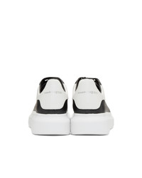 schwarze und weiße Leder niedrige Sneakers von Alexander McQueen