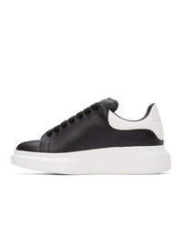 schwarze und weiße Leder niedrige Sneakers von Alexander McQueen