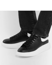 schwarze und weiße Leder niedrige Sneakers von Alexander McQueen