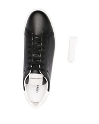 schwarze und weiße Leder niedrige Sneakers von Emporio Armani