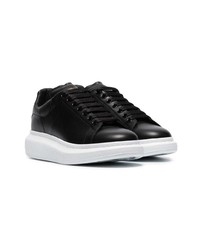 schwarze und weiße Leder niedrige Sneakers von Alexander McQueen