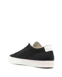 schwarze und weiße Leder niedrige Sneakers von Common Projects