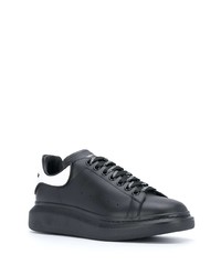 schwarze und weiße Leder niedrige Sneakers von Alexander McQueen