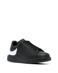 schwarze und weiße Leder niedrige Sneakers von Alexander McQueen