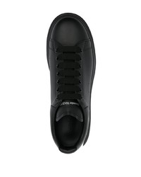 schwarze und weiße Leder niedrige Sneakers von Alexander McQueen