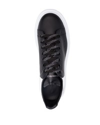 schwarze und weiße Leder niedrige Sneakers von Alexander McQueen