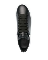 schwarze und weiße Leder niedrige Sneakers von Alexander McQueen