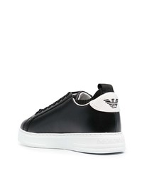 schwarze und weiße Leder niedrige Sneakers von Emporio Armani