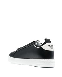 schwarze und weiße Leder niedrige Sneakers von Emporio Armani