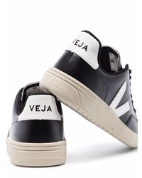 schwarze und weiße Leder niedrige Sneakers von Veja