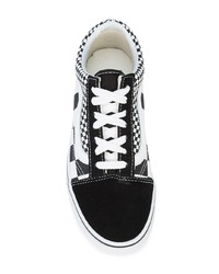 schwarze und weiße niedrige Sneakers mit Karomuster von Vans
