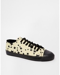 schwarze und weiße niedrige Sneakers mit Sternenmuster von YMC